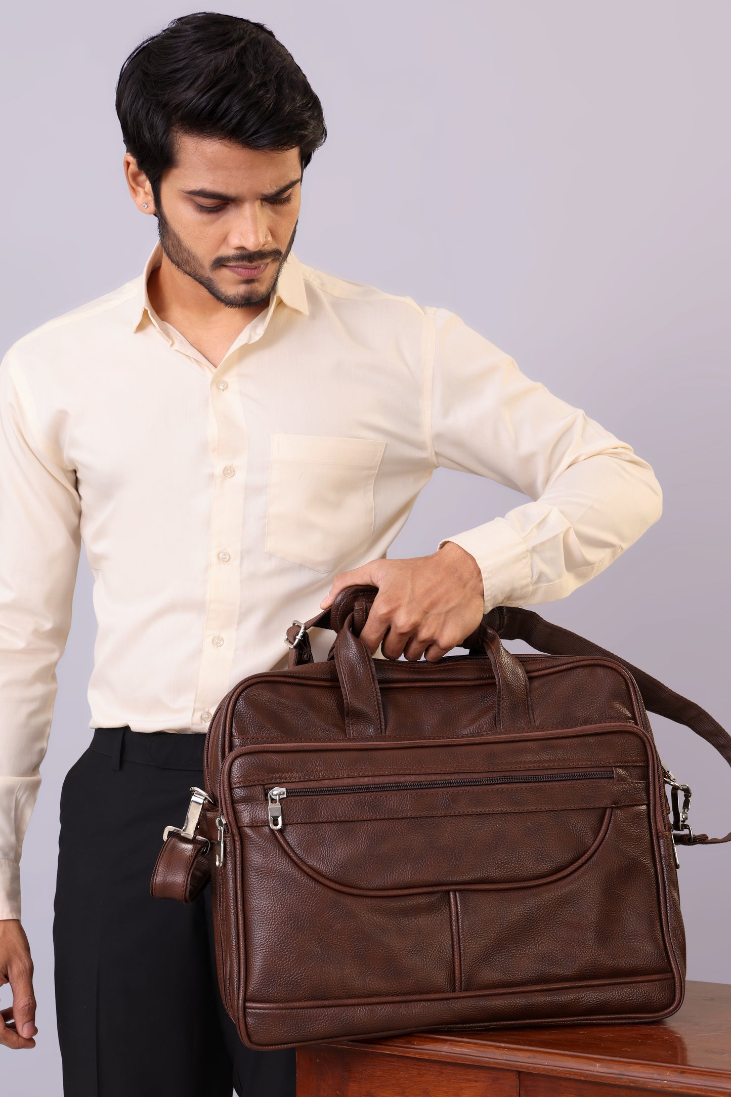 Expandable Laptop Folder Messenger Bag